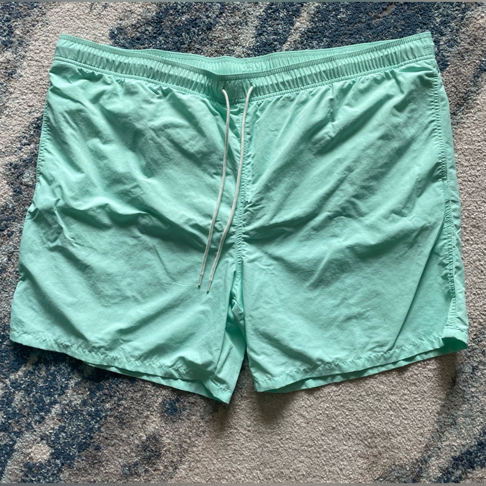 Size 3XL men’s swim trunks with inner liner